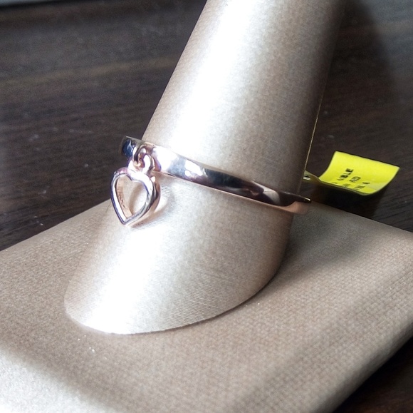 Heart Dangle Ring - Picture 2 of 3